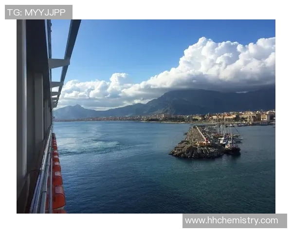 地中海防守艺术的现代演绎:意大利与希腊的链式防守策略探讨 地中海防守艺术的现代演绎:意大利与希腊的链式防守策略探讨